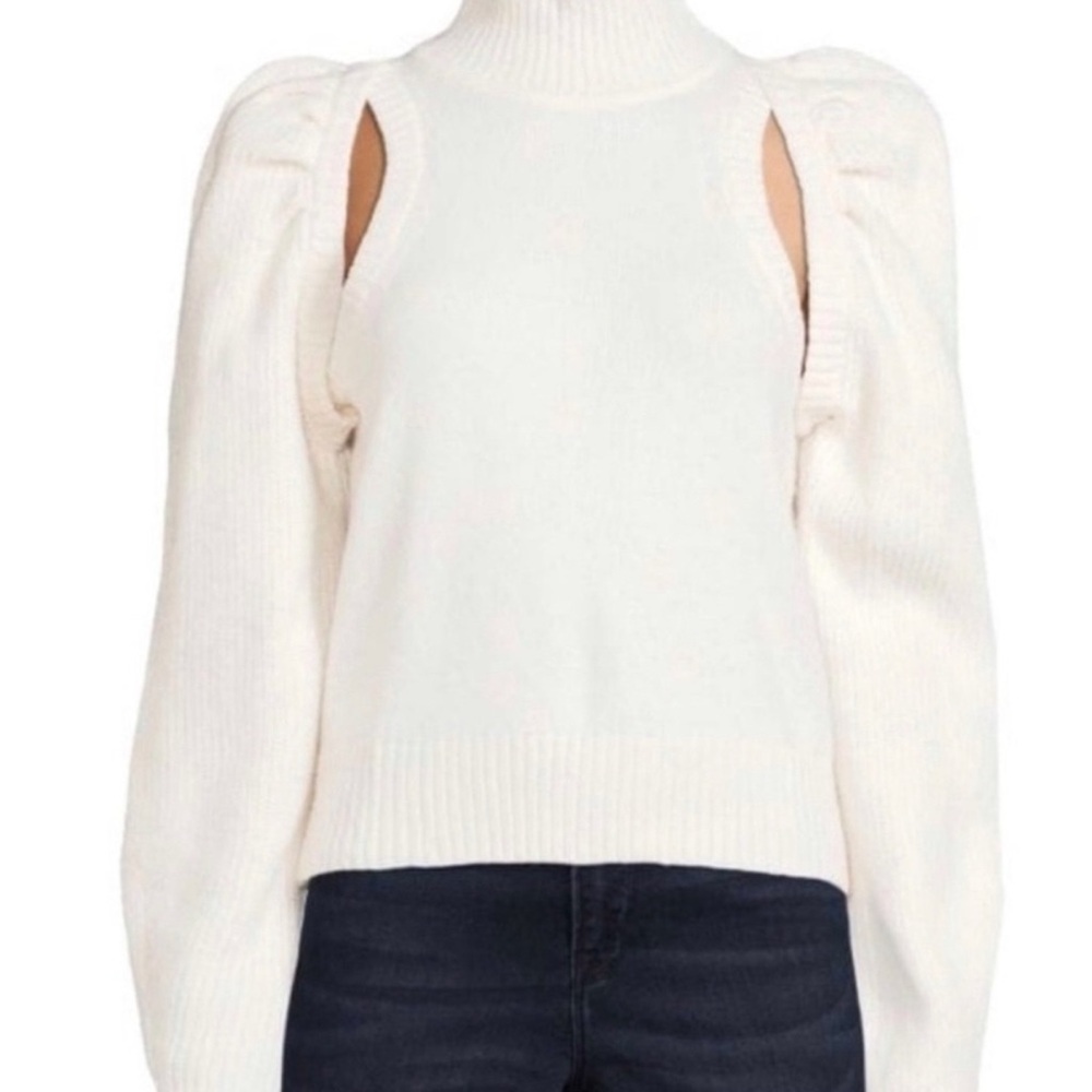 DH New York Cream Cut Out Balloon
Sleeve Sweater XS